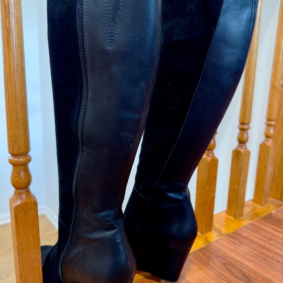 Charles David black leather and suede wedge boots. - Picture 3 of 8